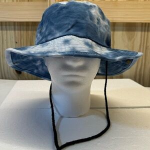 Lucky 7 Blue/White Tie Dye Bucket Hat w/ Chin Strap and side‎ vents OSFM NWOT